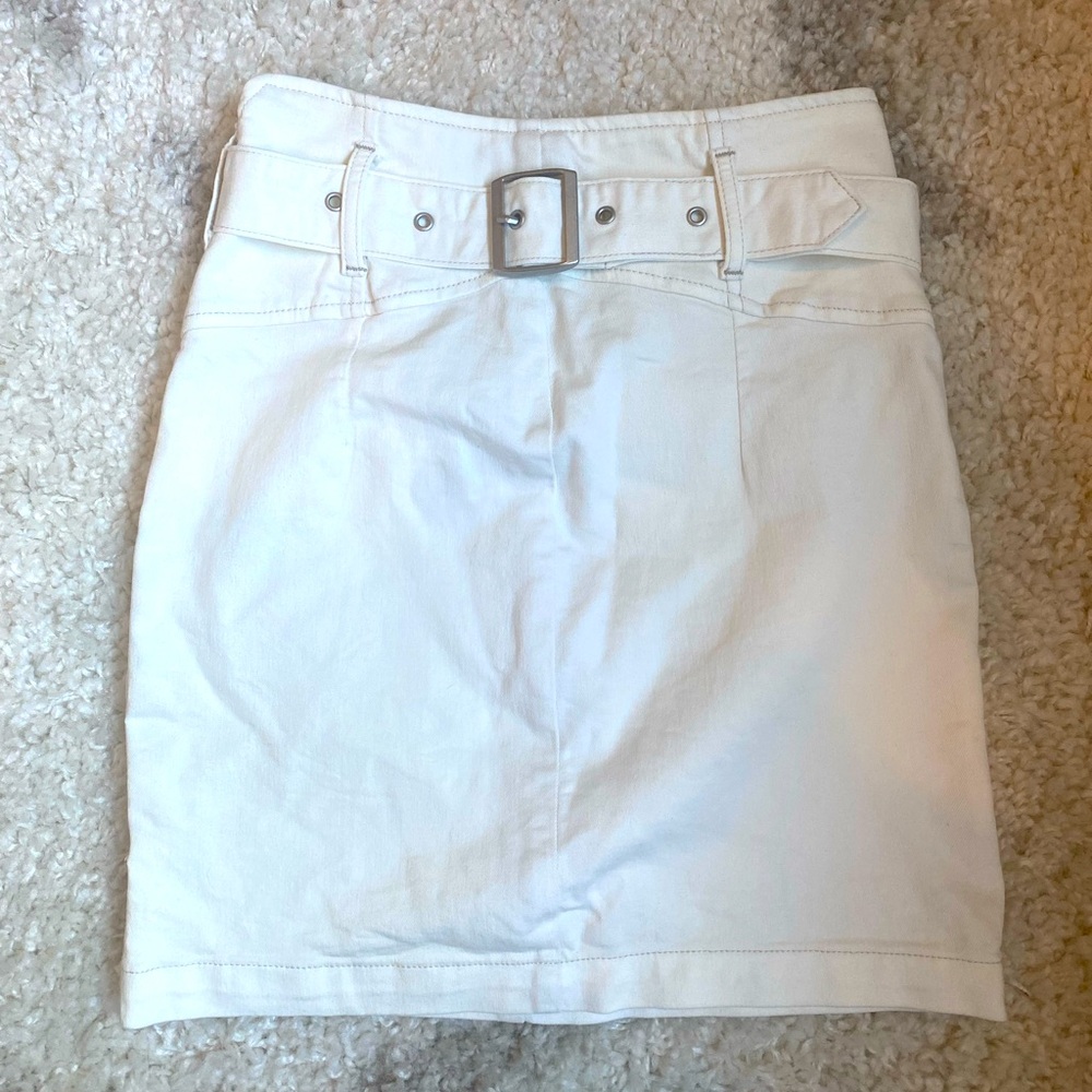 Free people, white mini skirt w/ belt